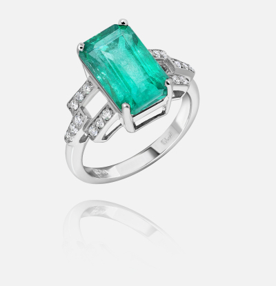 Emerald 5.42 ct & Diamonds total 0.25 ct