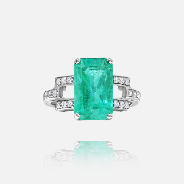 Emerald 5.42 ct & Diamonds total 0.25 ct