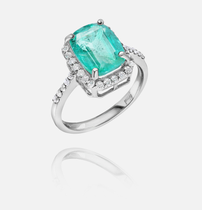 Emerald 3.73 ct & Diamonds total 0.35 ct
